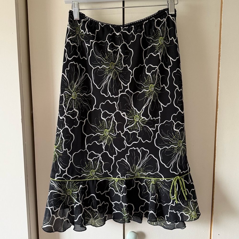 Vintage Fashion Bug 🐞🐛 Floral Black and Green Women's Skirt Size 14/16